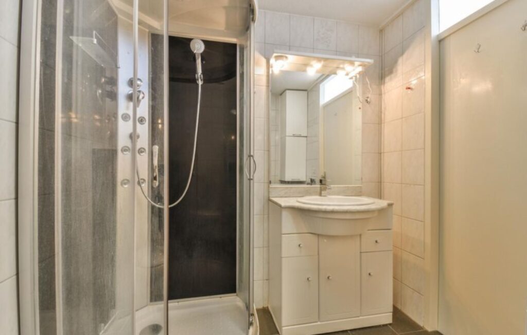 Small Shower Ideas