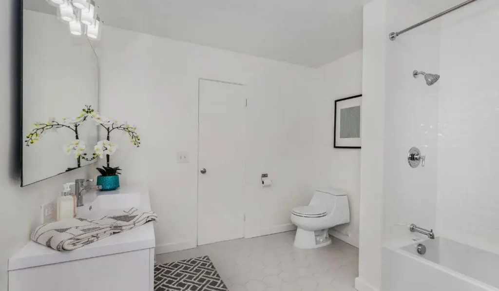 Three Quarter Bathroom Layouts